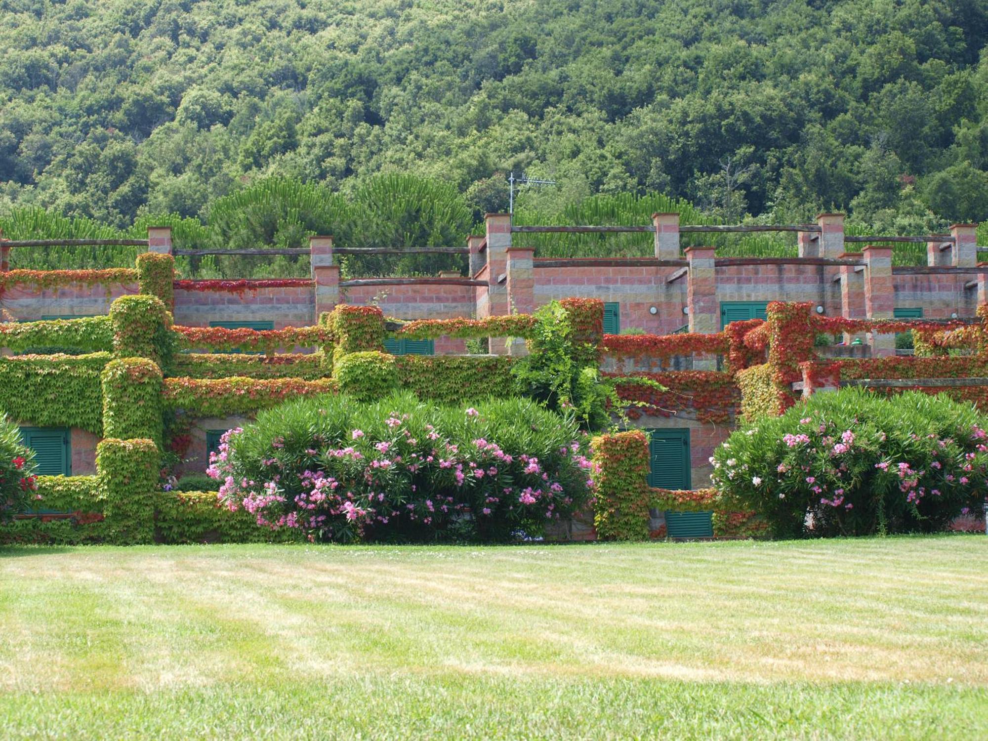 Residenza Sant'Anna Del Volterraio Hotel Portoferraio Kültér fotó The gardens of the Château de Chaumont