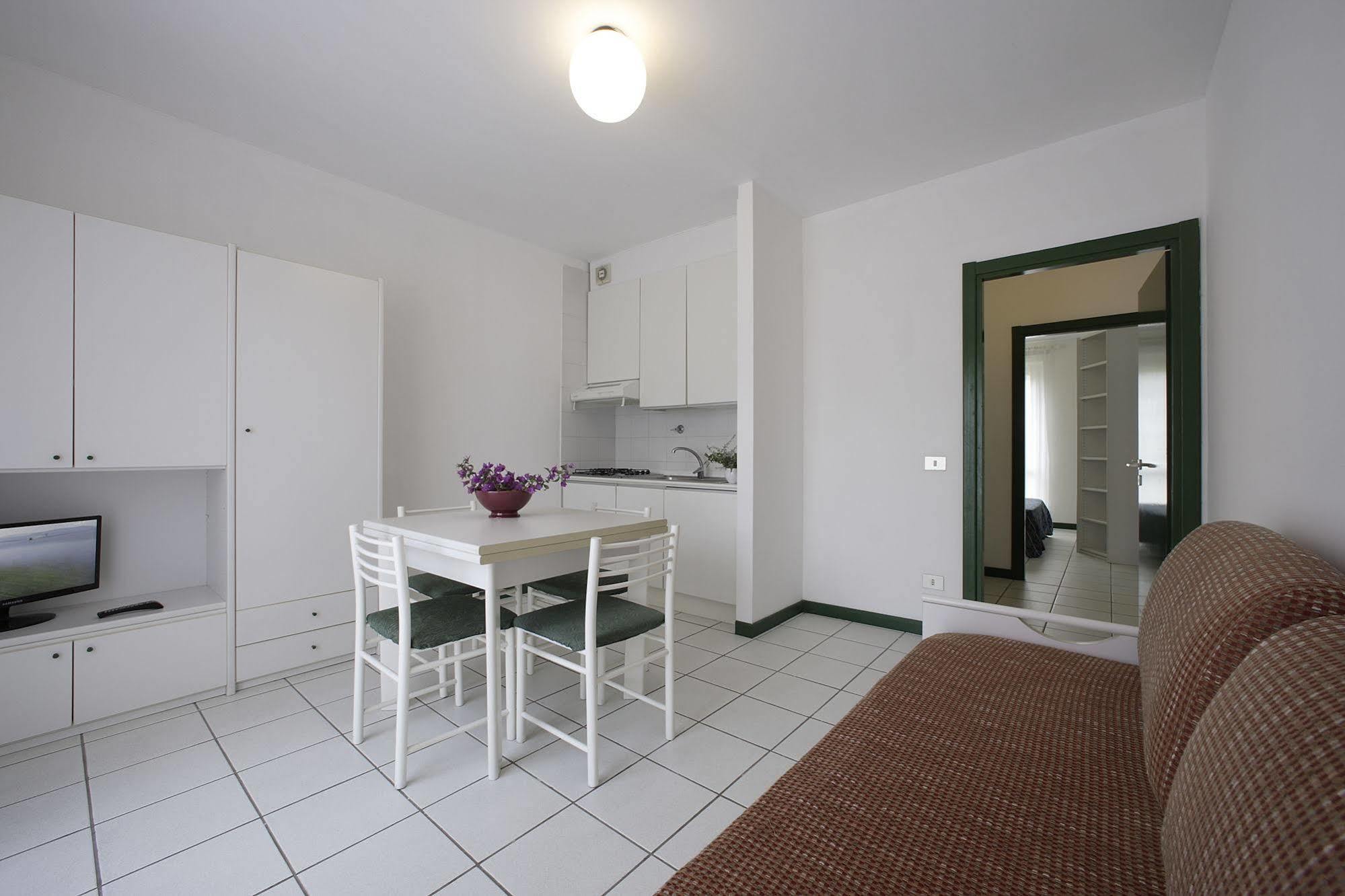 Residenza Sant'Anna Del Volterraio Hotel Portoferraio Kültér fotó A typical studio apartment